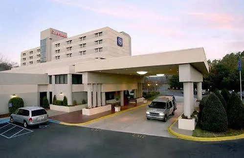Sheraton Charlotte Airport 4*,