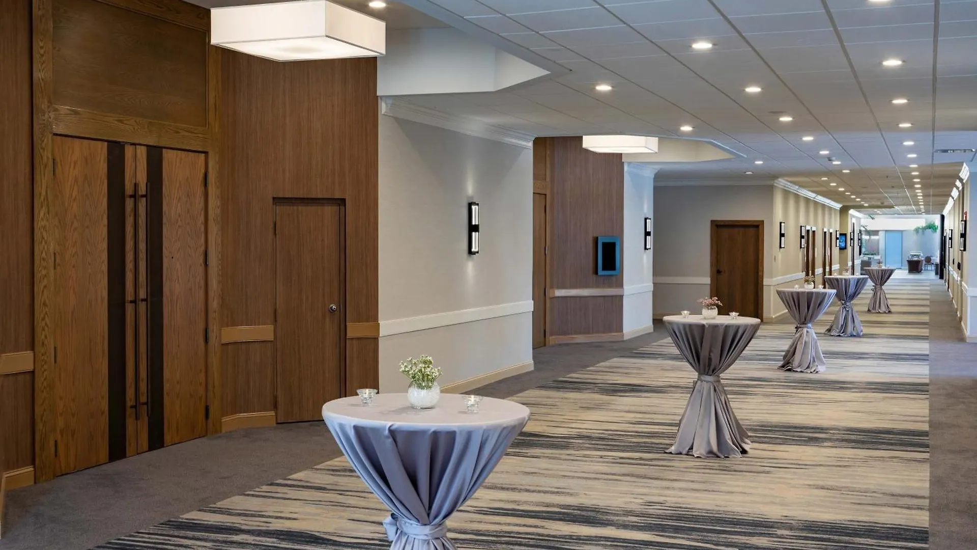 Sheraton Charlotte Airport 4*,